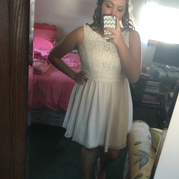 BLUSH FORMAL DRESS - Picture 2 of 8